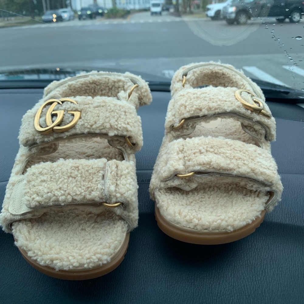 Gucci Fur sandals double GG brand new